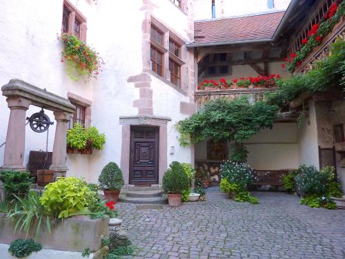 Κήπος έξω από το Chambres à la Cour de l'abbaye d'Autrey