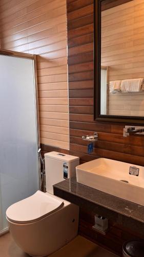 Bilik mandi di Green Legacy Loft