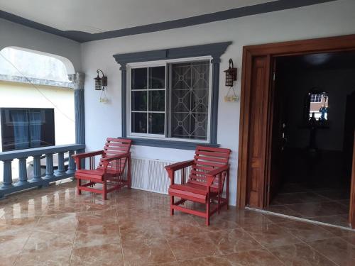 Μπαλκόνι ή βεράντα στο Orange Hill Manor