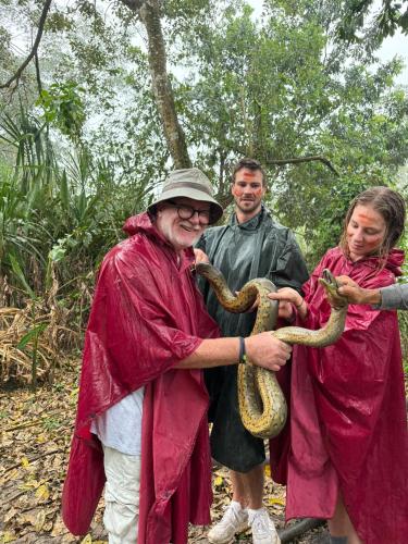 Επισκέπτες που μένουν στο CAMUNGO jungle Lodge in indigenous community ALL INCLUSIVE