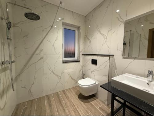 Imagen de la galería de Xhoil Hotel, en Lushnjë