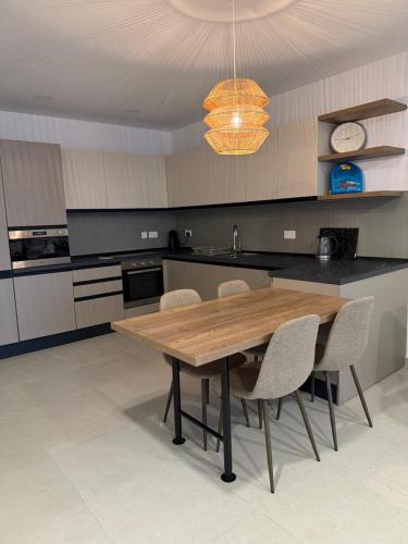Dapur atau dapur kecil di Gemini Court Apartment