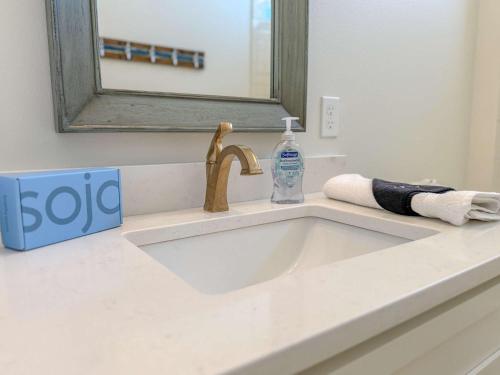Gambar di galeri bagi NEW St George Island Home wPrivate Pool di Eastpoint