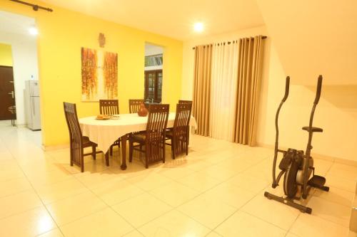 Gambar di galeri bagi Airport Serenity Villa di Katunayaka