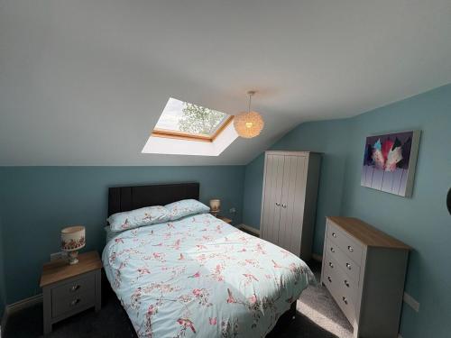 Postel nebo postele na pokoji v ubytování Modern Country Loft, Ballymena
