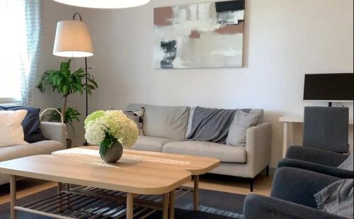 Posezení v ubytování Country peace by the pond- Hidden gem at lake