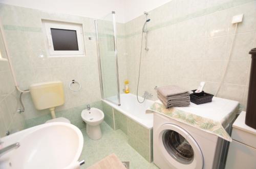 Bilik mandi di Apartment Napoleon