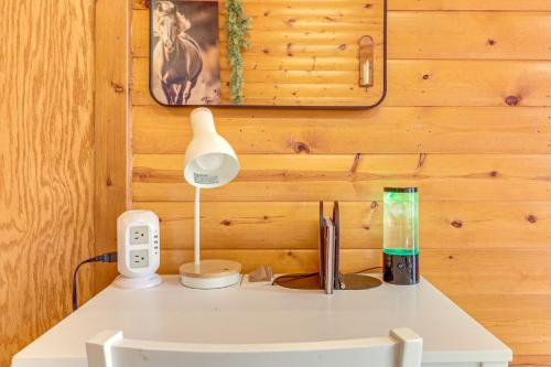 Fotografie z fotogalerie ubytování Downtown Crandon Walkable Studio with Patio! v destinaci Crandon