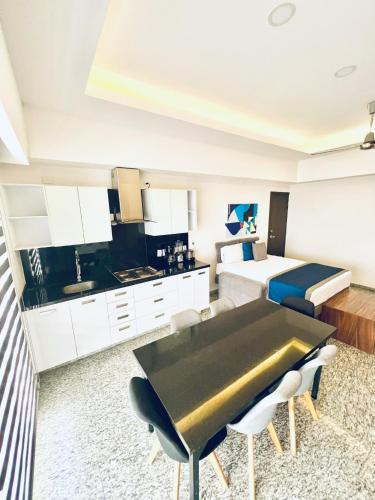 Una cocina o cocineta en Los Picos Hotel & Suites Bucerias