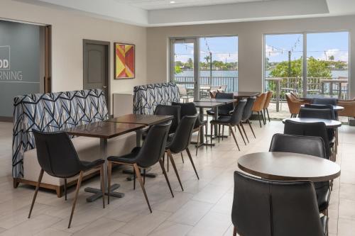 Holiday Inn Express Miami Airport-Blue Lagoon Area by IHG photo 71