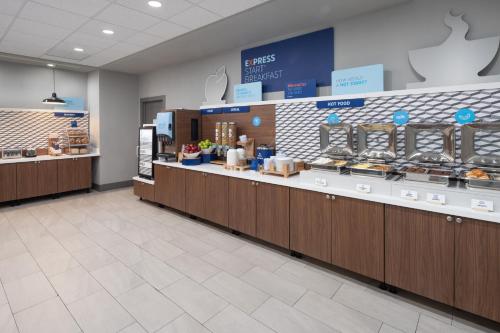 Holiday Inn Express Miami Airport-Blue Lagoon Area by IHG photo 73