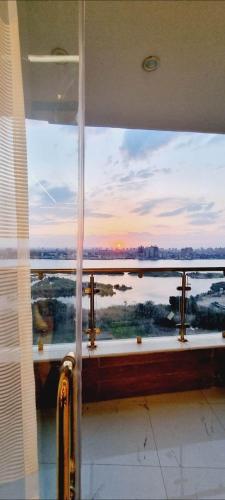 Balkoni atau teres di كورنيش النيل