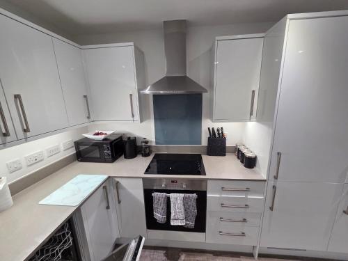 Gallery image of City Haven, Luxury 2-Bed, 2-Bath City Centre Flat with Gym & Garden - Steps from Cruise Terminal in Southampton