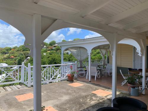 Uma varanda ou terraço em Villa d'hôtes Pointe Larose