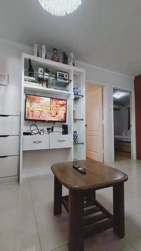 Küche/Küchenzeile in der Unterkunft One Oasis Condo beside SM Mall
