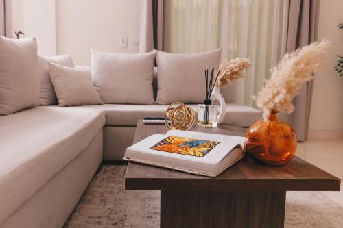 VIOLA by Elegant Hospitality