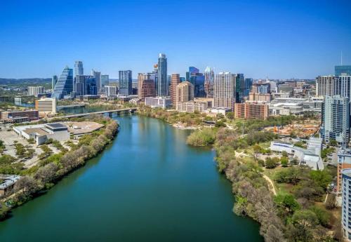 Nespecifikovaný výhled na destinaci Austin nebo výhled na město při pohledu z prázdninového domu