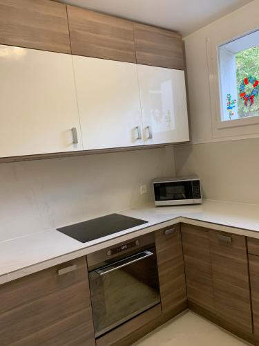 Gallery image of Small room walk to the airport in Geneva