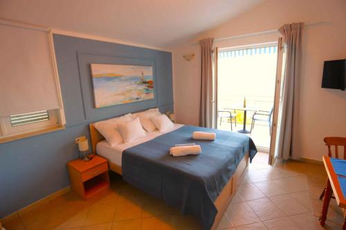 Studio Apartment Okrug Gornji near Sea