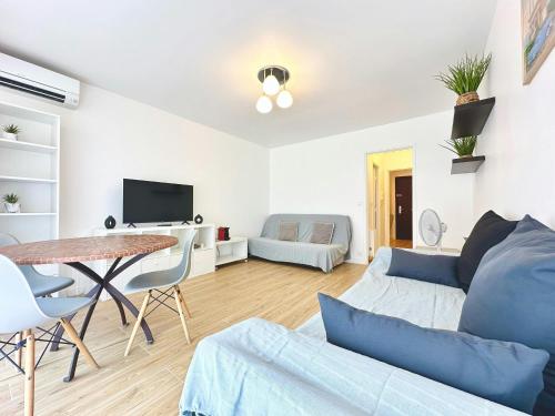 50 des plages Jolie studio centre juan les pins
