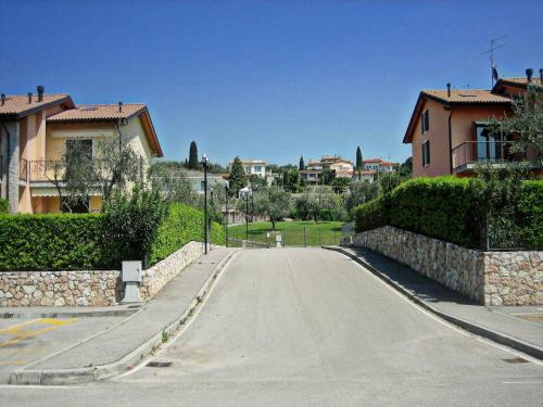 Gambar di galeri bagi Holiday Home Bardolino with Pool near Lake di Bardolino