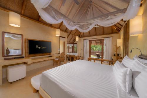 High Season Pool Villa & Spa — Garden view