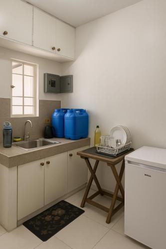 Una cocina o zona de cocina en Islana Stay