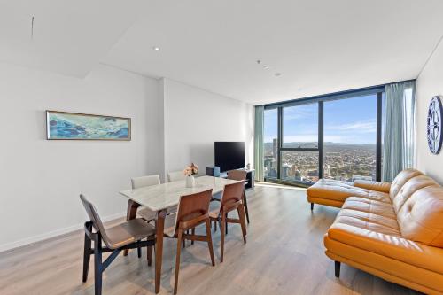 Televiisor ja/või meelelahutuskeskus majutusasutuses Brisbane Skytower by CLLIX