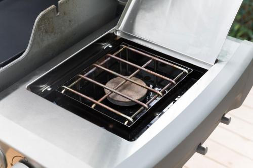 an oven with a pan inside of it at Ise Shima Moritoumi in Shima