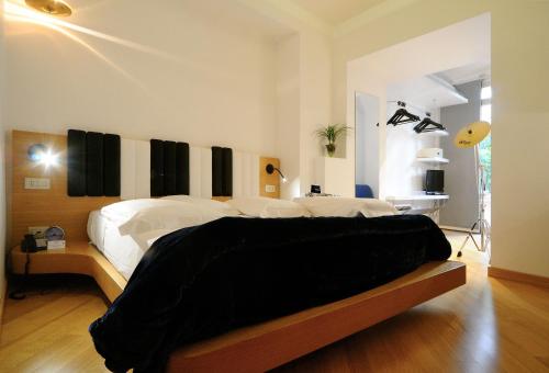 Hotel Franklin Feel The Sound Image