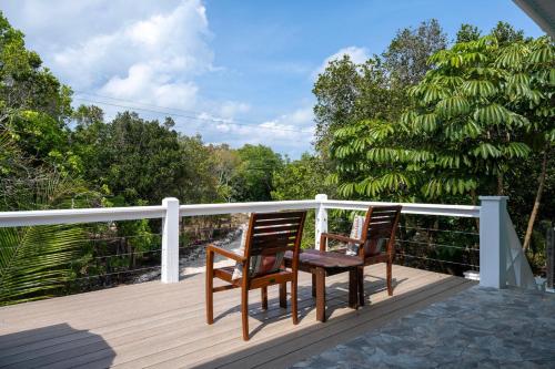 Balkón nebo terasa v ubytování Ware-A-Dise - Newly Remodeled Home on Calm Caribbean home