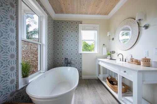 Bagno di Cricket Beach House-Luxurious Beachfront House home
