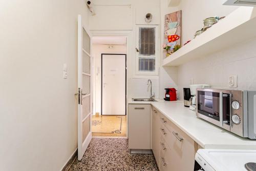 3BDR IDEAL CENTRAL ATHENIAN APT