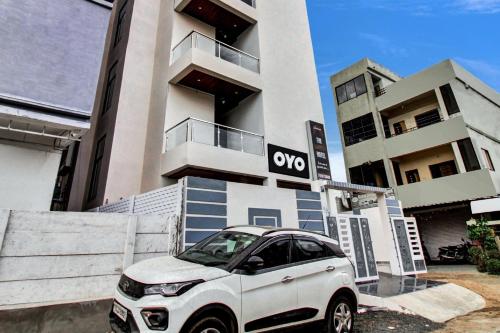 Gallery image of Hotel O The Paramount Hotel in Nagpur