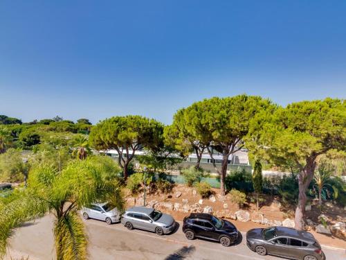 Apartamento T2 renovado no Vila Sol com piscina