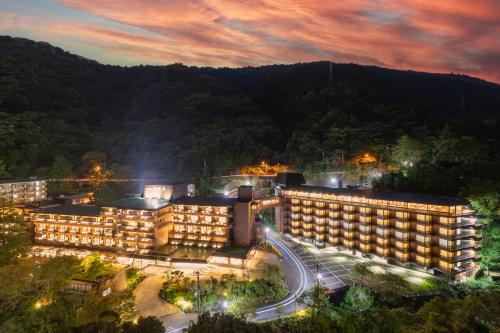 旅館から撮影された、または一般的な山の景色