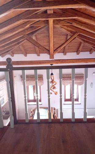 Gambar di galeri bagi Spiti Ouranoupoli di Ouranoupoli