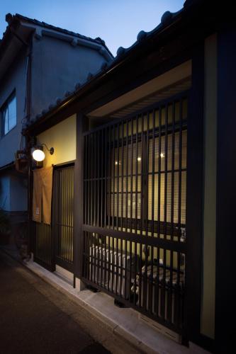 Kanade Kyotoeki-Hachijomuromachian