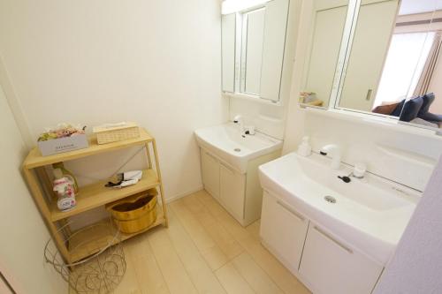 Bilik mandi di Relax room delight