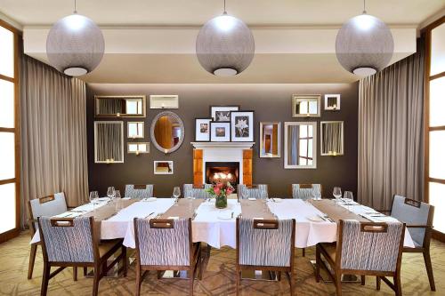 Restoran atau tempat lain untuk makan di Cape Town Marriott Hotel Crystal Towers