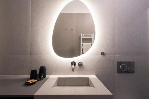 LIV - Premium Pagrati Apartment with View