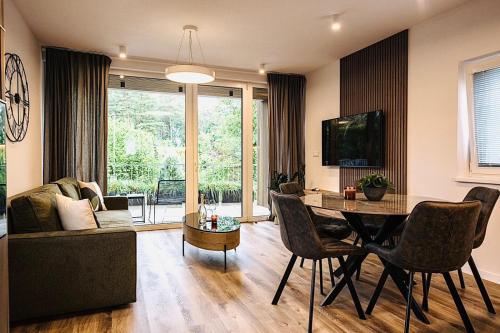 R&J apartmányにあるテレビまたはエンターテインメントセンター