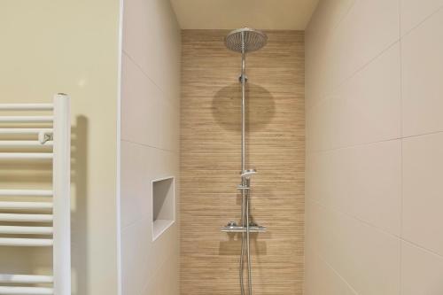 Et badeværelse på Maison de vacance avec piscine proche de la mer