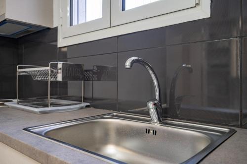 Metaxourgeio Metro Apartment-Comfort for 3 by ΜΡS