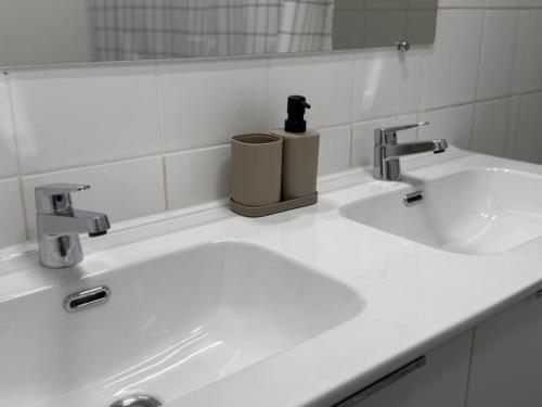 Calme & spacieux - 6 pers, parking privé, métro 5min direct centre-ville, checkIn autonome, wifi- idéal sejour pro, touristique, entre amis ou famille