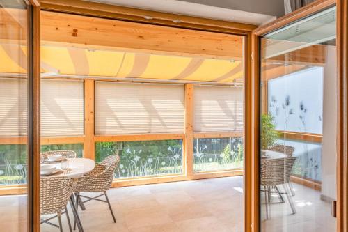 Fotografie z fotogalerie ubytování Apartment "Haus Edelweiss" v destinaci Scharnitz