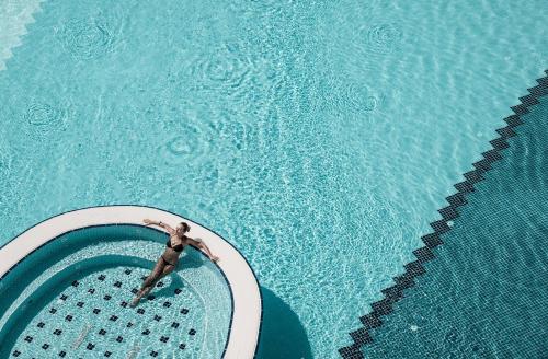 Πισίνα στο ή κοντά στο Charisma De Luxe Hotel