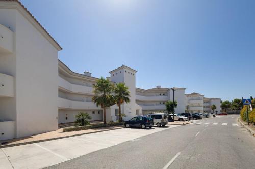 Small Oasis 2 BD Apartment with Sea View