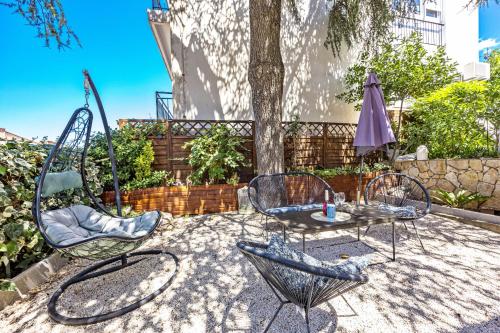 City Center Amphitheater Studio Apartments
