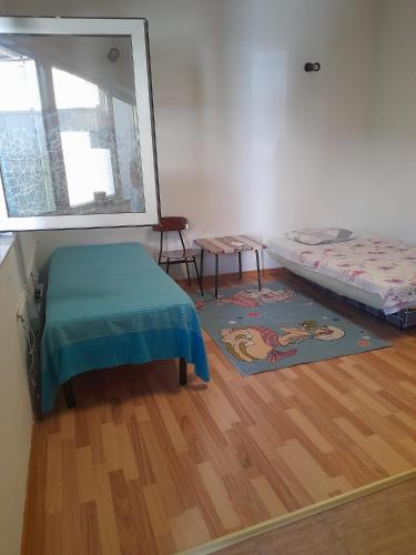 No wifi and no aircon apartment